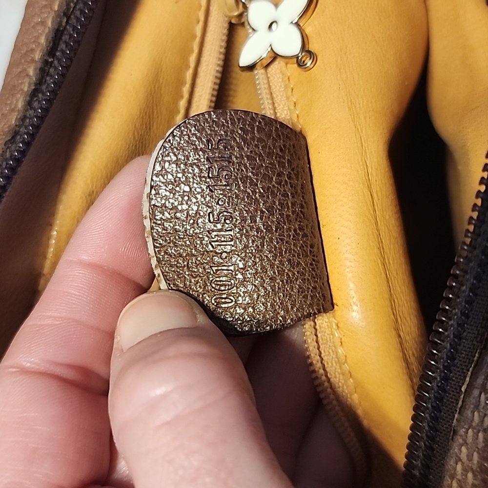 Gucci Brown Leather Crossbody Bag with Green and Red Strap - Picture 14 of 16